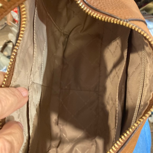 Michael Kors Brown Pebbled Leather Studded Strap Hobo Shoulder Bag MK Charm - Picture 5 of 7